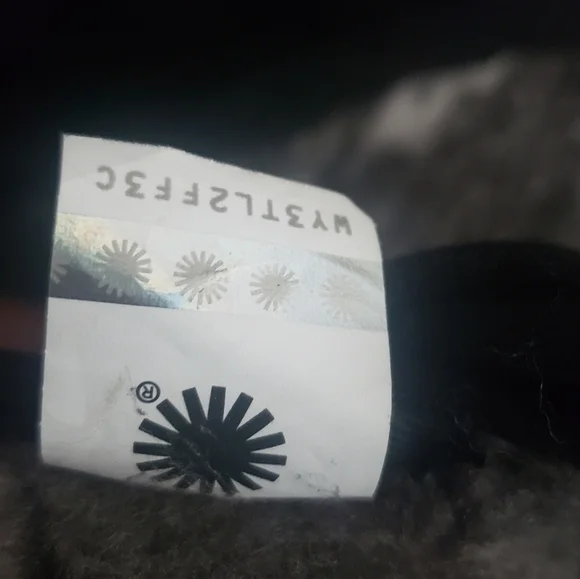 UGG - Picture 4 of 7